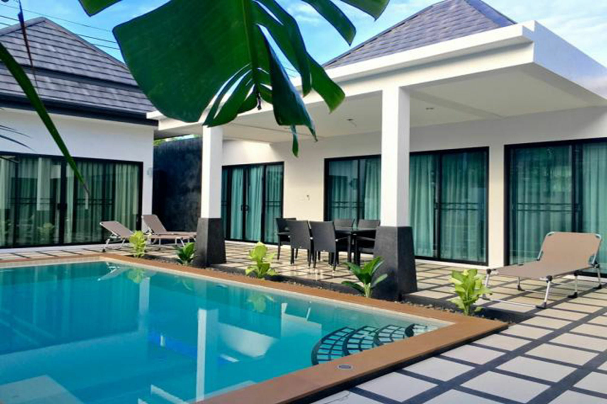 Clos Vougeot Villa By G Estate Rawai Buitenkant foto